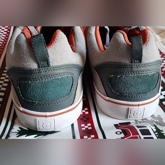 DC Shoe Co. Heathrow Vulc Low Tops - Picture 10 of 12